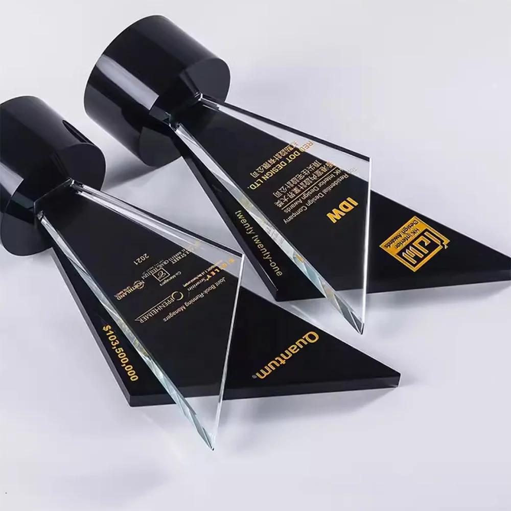 Guangzhou Wholesale Custom K9 Crystal Trophy Award New Design LOGO Engraving Souvenir Customized Logo Europe Clear Folk Art