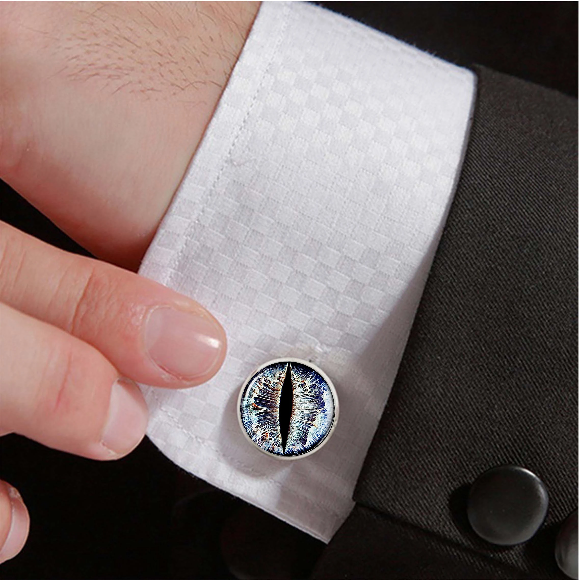 Luminous Devils Eye Cuff Links Gift Custom Wholesale Exquisite Colored Dragon Eye Silver Metal Cufflinks for Men
