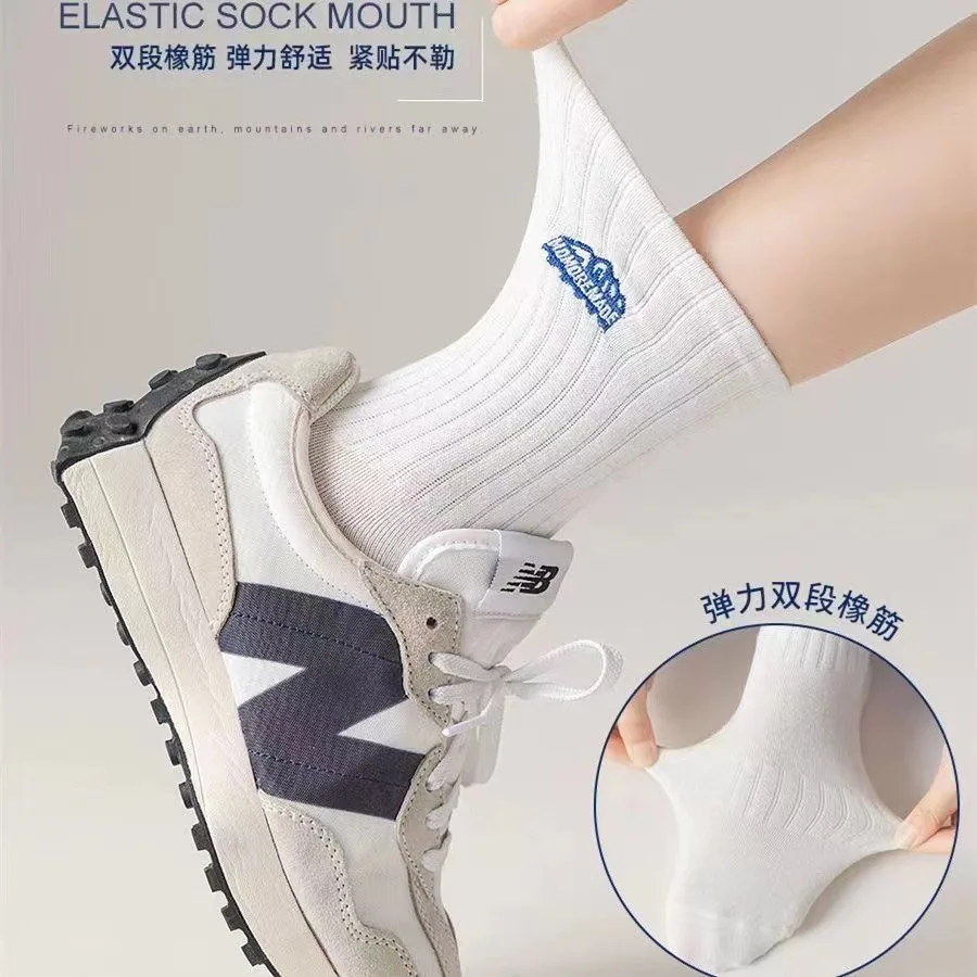Men Spring and Autumn Mid-Tube Cotton Socks Causal Couple Non-slip Sports Fashion Breathable Crew Socks Wholesale