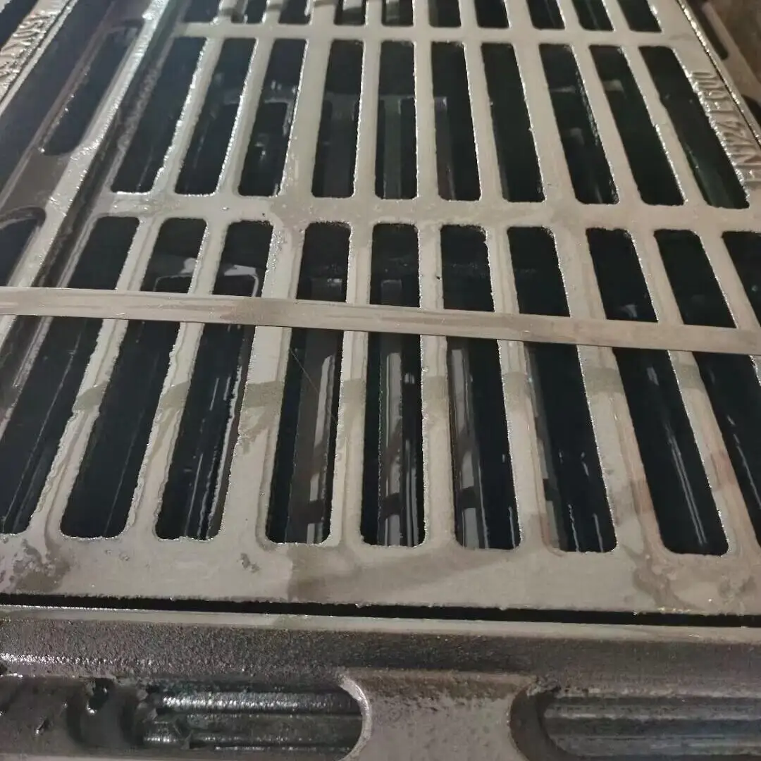 Nodular cast iron rainwater sewage round manhole cover manufacturers 700*800 heavy sewer cover processing