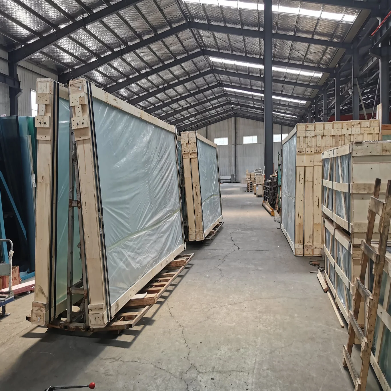 Wholesale Factory Price High Quality Ultra Clear Float Glass 4mm 6mm 8mm 12mm Low e  Toughened Tempered Extra Clear Glass