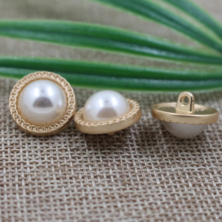 Factory wholesale Fashion white pearl metal sewing button for coat