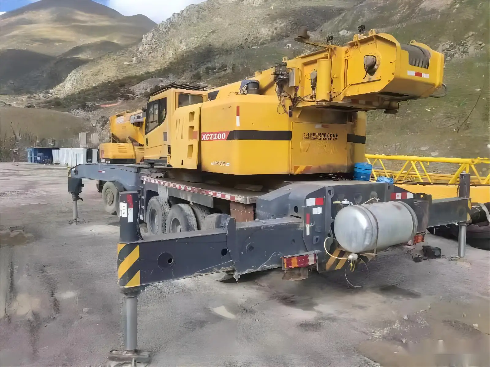 XCMG Official XCT100 2014 Year Second Hand Crane Used 100 Ton Mobile Truck Crane For Sale