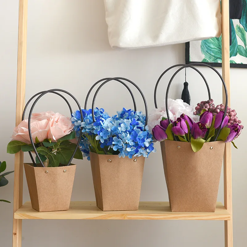 Factory Wholesale High Quality Kraft Paper Flower Decoration Store Tote Bag Wedding Gift White Card Flower Packaging Paper Bag