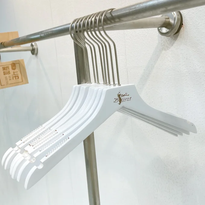 Wholesale Top Quality Wood Hanger Customized Logo Long Gold Hook Hangers White Wooden Hangers For Clothes Store