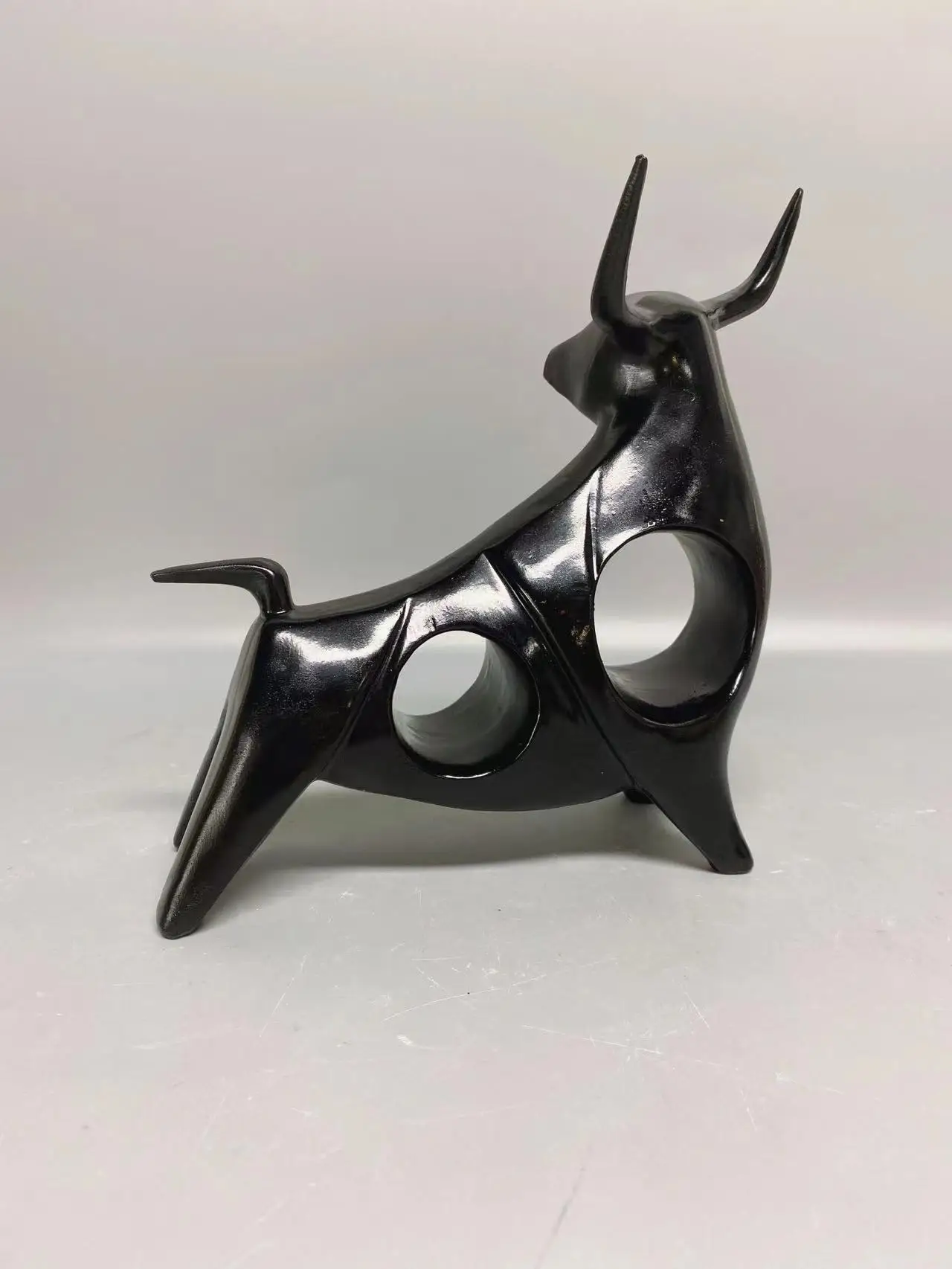 Hot Sale Resin Desktop Gold Bull Figurine home decoration