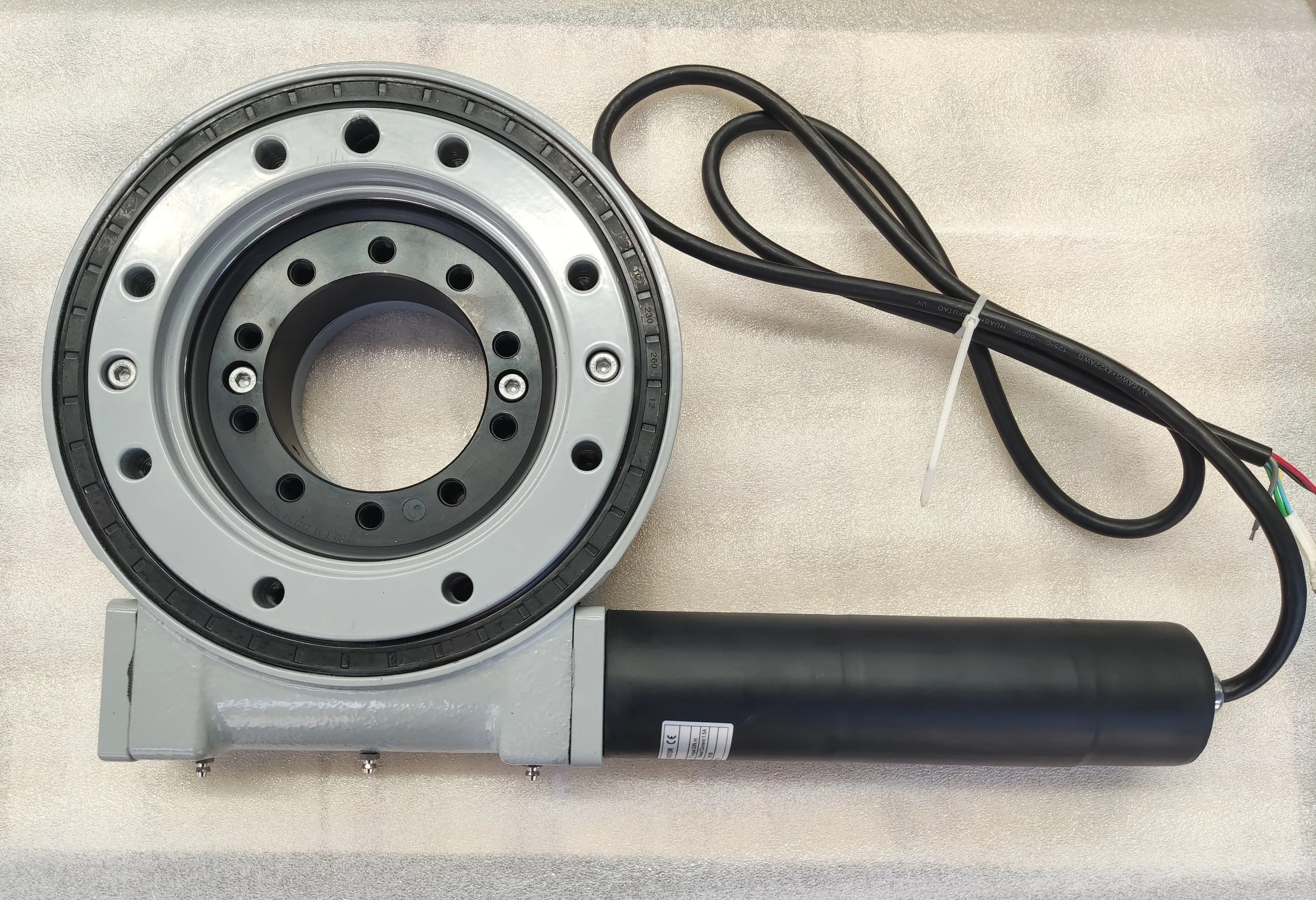 Worm Gear Slewing Drive Se7 Single Axis Used for Solar Tracking System with Electric Motor