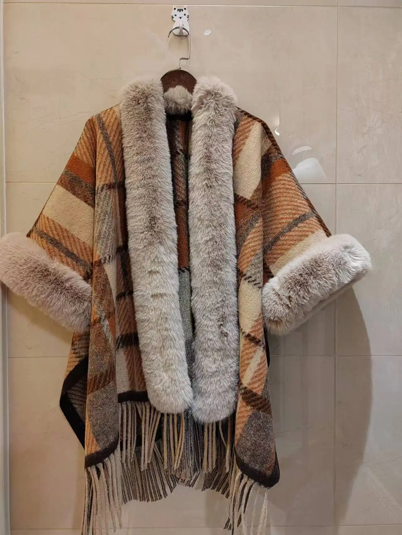 Fashion Trends Faux Fur Coat Cape Hooded Tassels Wool Blends Cardigan Cloak Women Fall Winter Overcoat Poncho Wraps