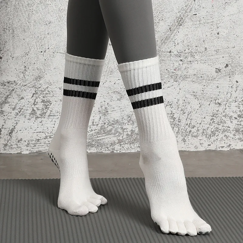 Wholesale custom LOGO women barre dance sticky grip yoga socks Cotton Pilates Fitness Non Skid  Crew Grip Ballet Socks
