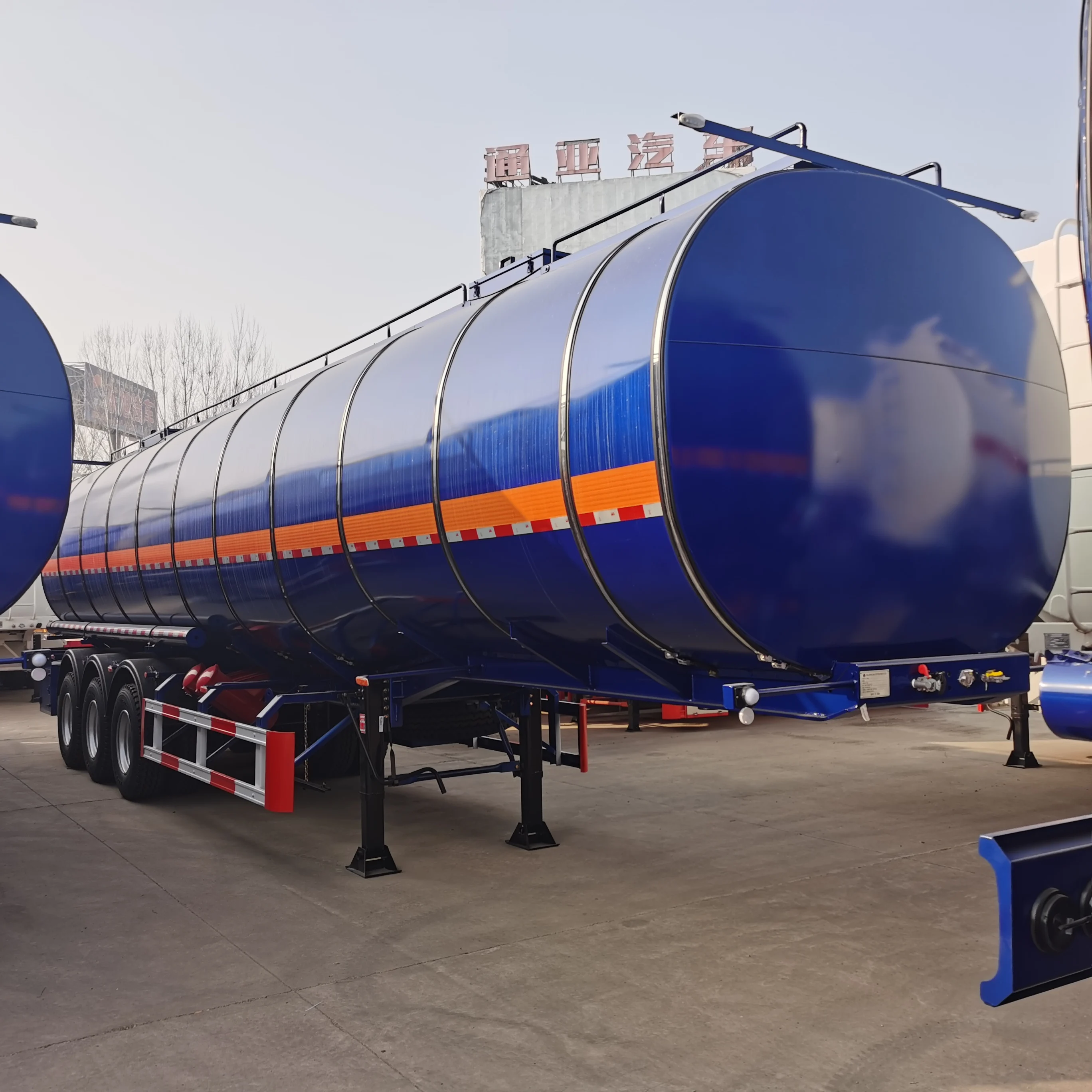 Лидер продаж новый трехосный бензовоз 40mc 45t 50t 5000 литров