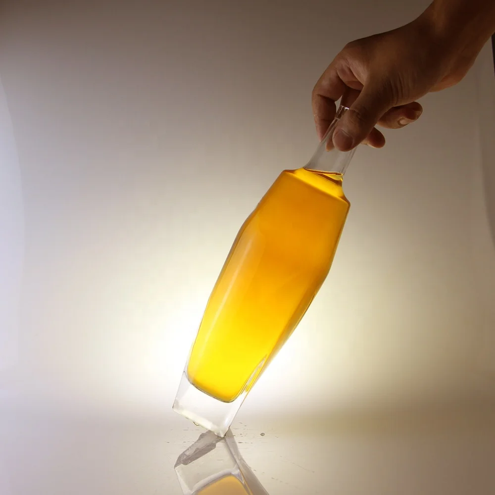 Customized Mold 700ml Round Top And Square Shape Bottom Glass Vodka Bottle 70cl Custom Design Glass Bottle