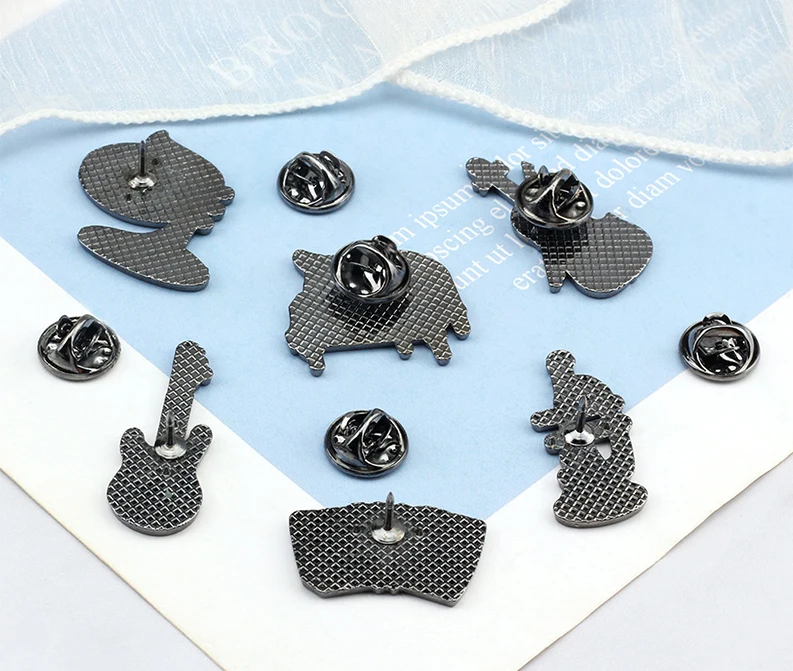 New Arrival Music Lover Enamel Pins Elegant White Accordion Piano Violin Guitar Brooches Women Men Lapel Pin Badges Jewelry Gift