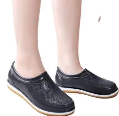 Fashionable and trendy adult cow tendon sole seasonal low cut work and low tube anti slip sole seasonal low cut work water shoes