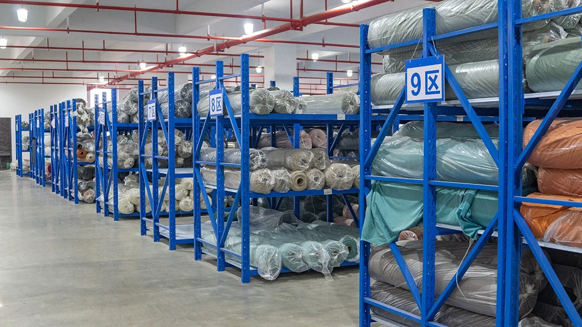 German velvet fabric Chinese Manufacturer High Quality fabric 100%polyester Knitted velvet fabric for sofa