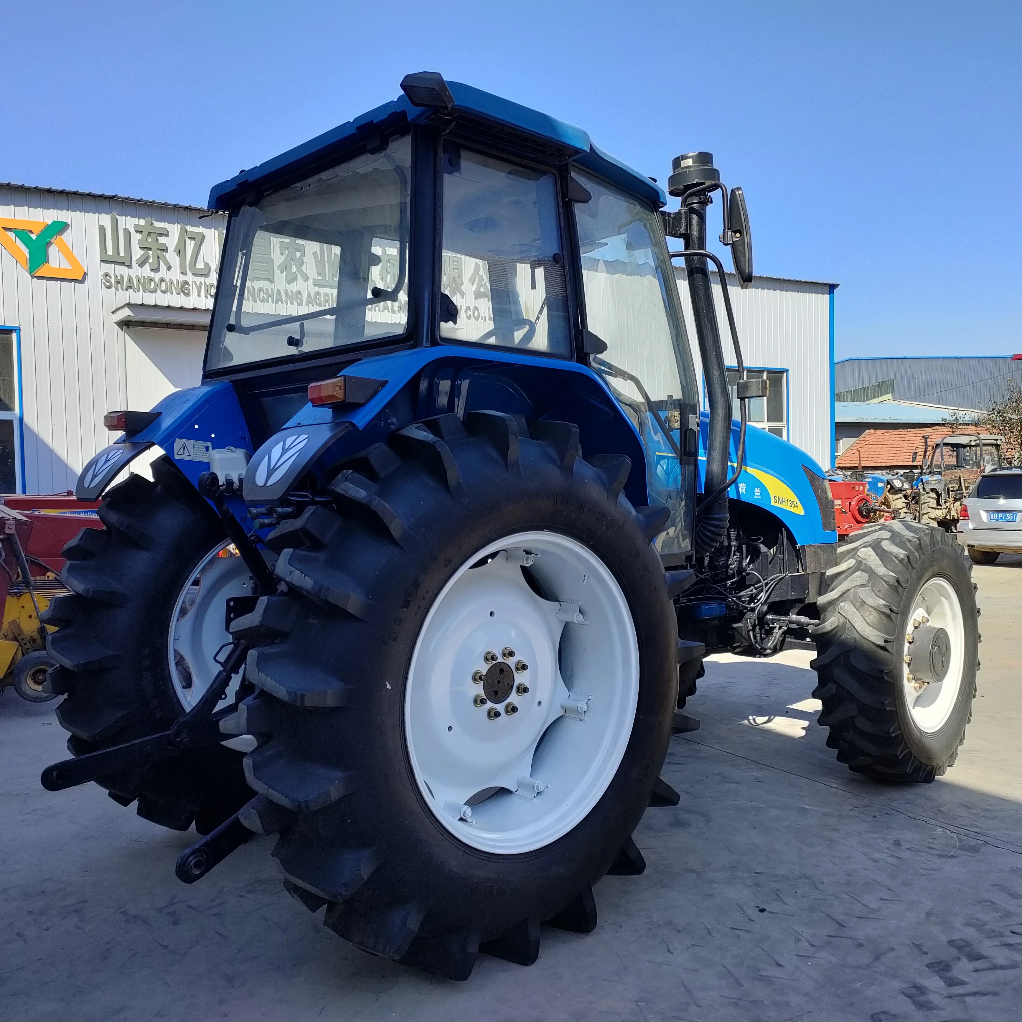 135HP 4WD cheap farm tractor NEW HOLLAND SNH1354 used tractor