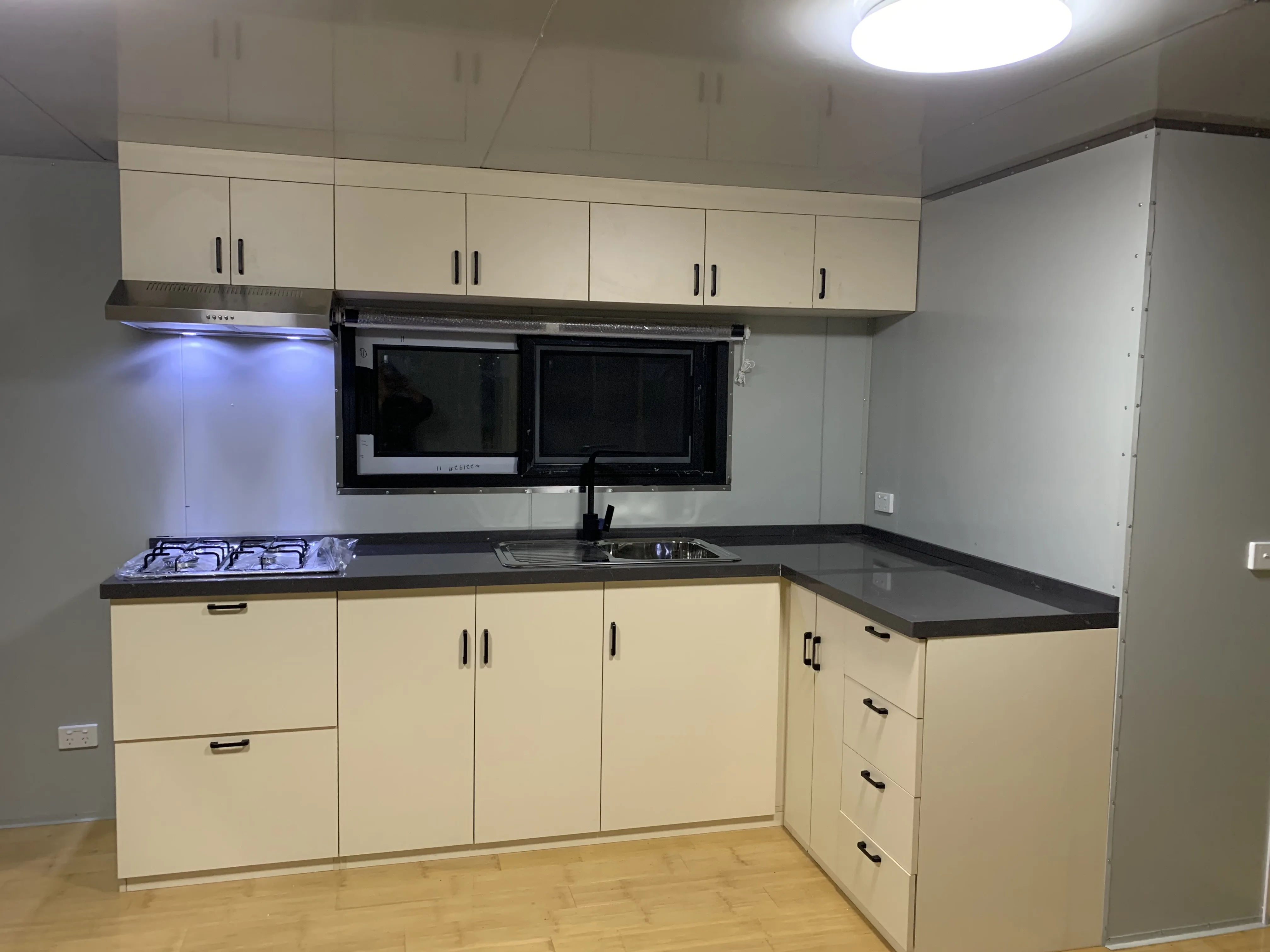 mobile Cabin for Resort Hotel Room, Affordable Small Cottages tiny house on wheels