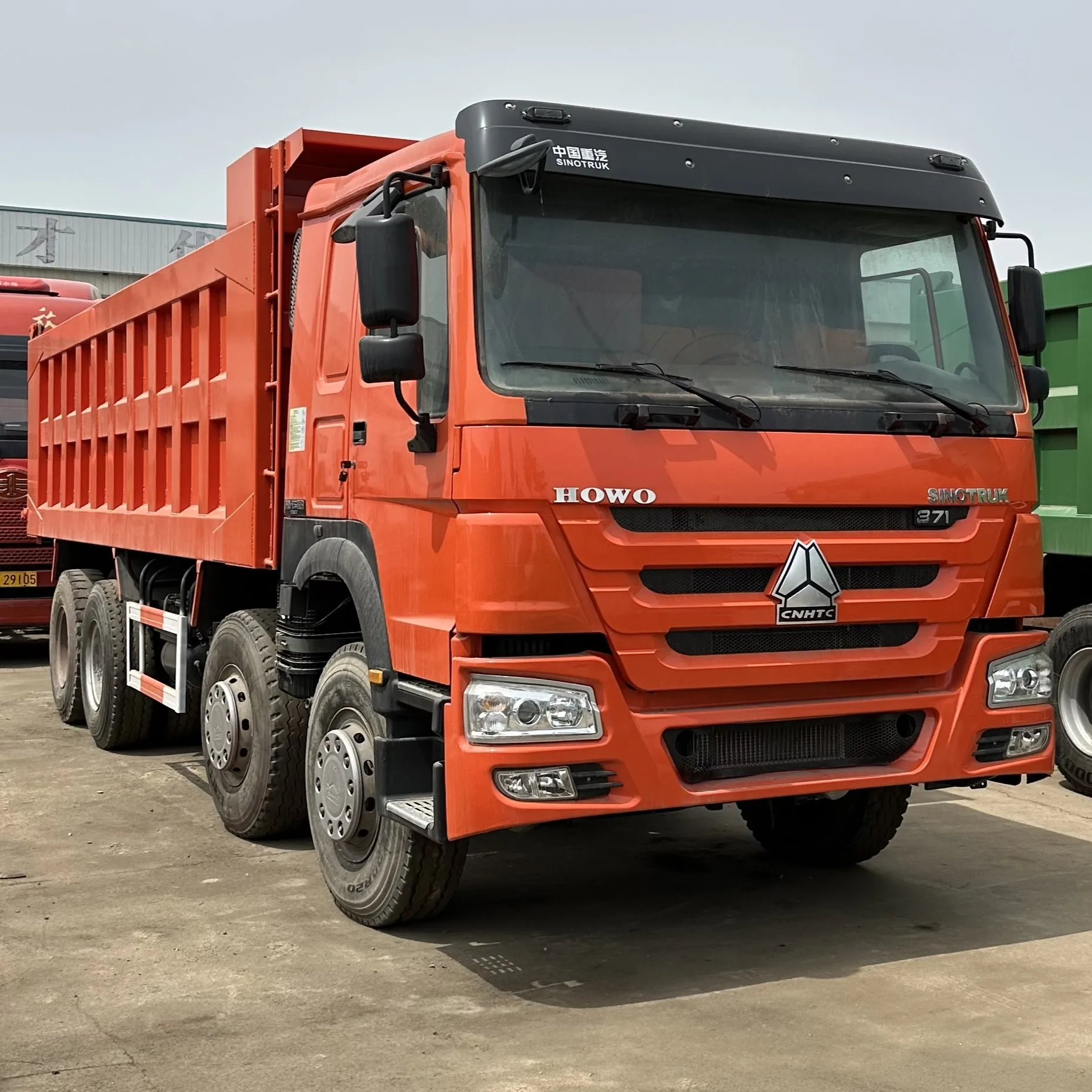High Quality 8x4 Dump Trucks 375hp Factory Direct Tractor Trucks