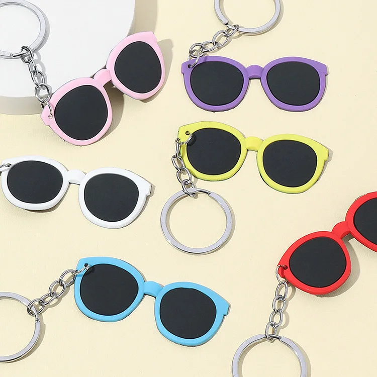 Wholesale Manufacture Glasses Hard Enamel Keychain Custom Logo   Sunglasses Keychains Llavero Eyeglass Letters Key chain Keyring