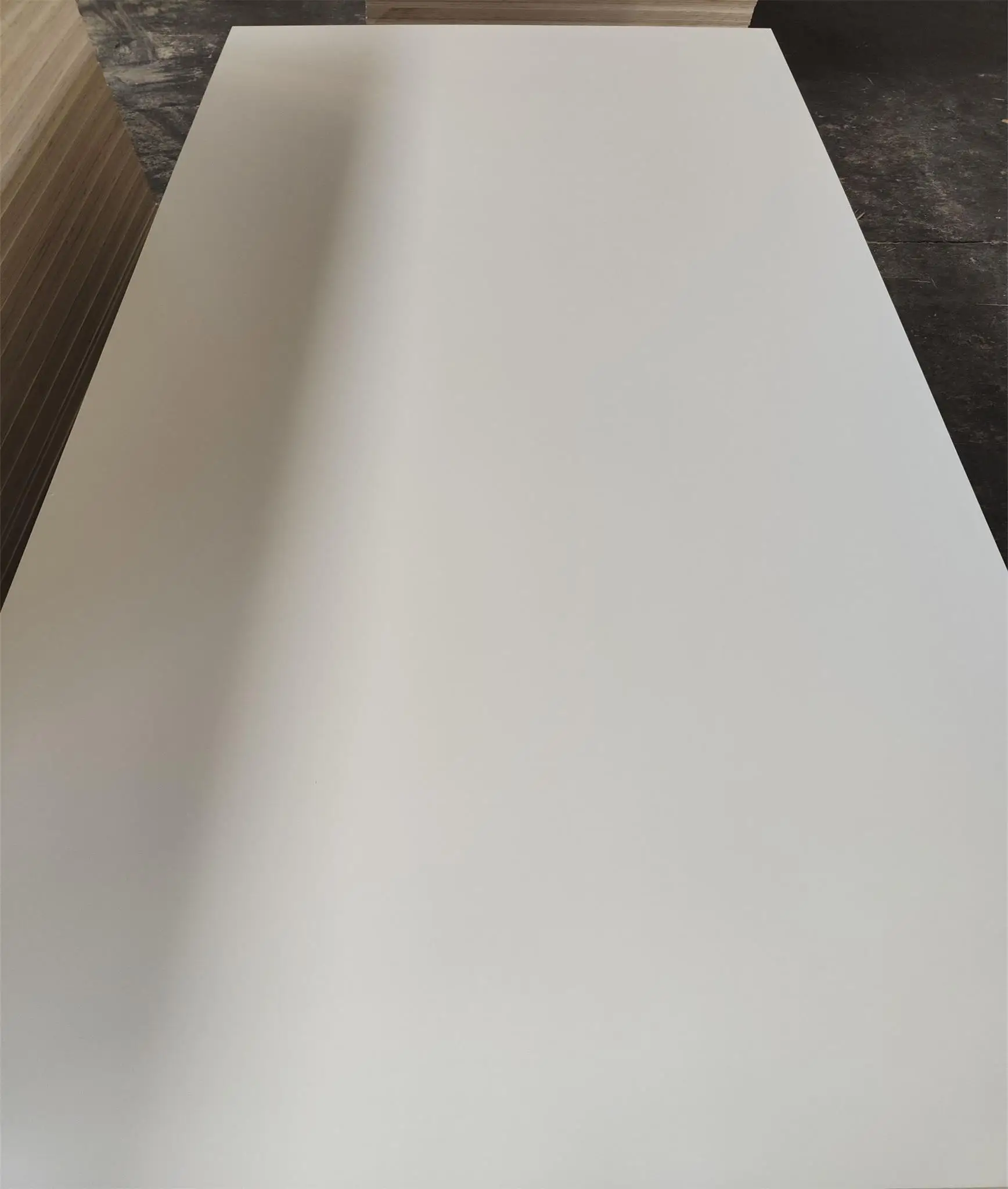 18mm Furniture Grade White Hpl Plywood Laminated Plywood For Kitchen Carcass