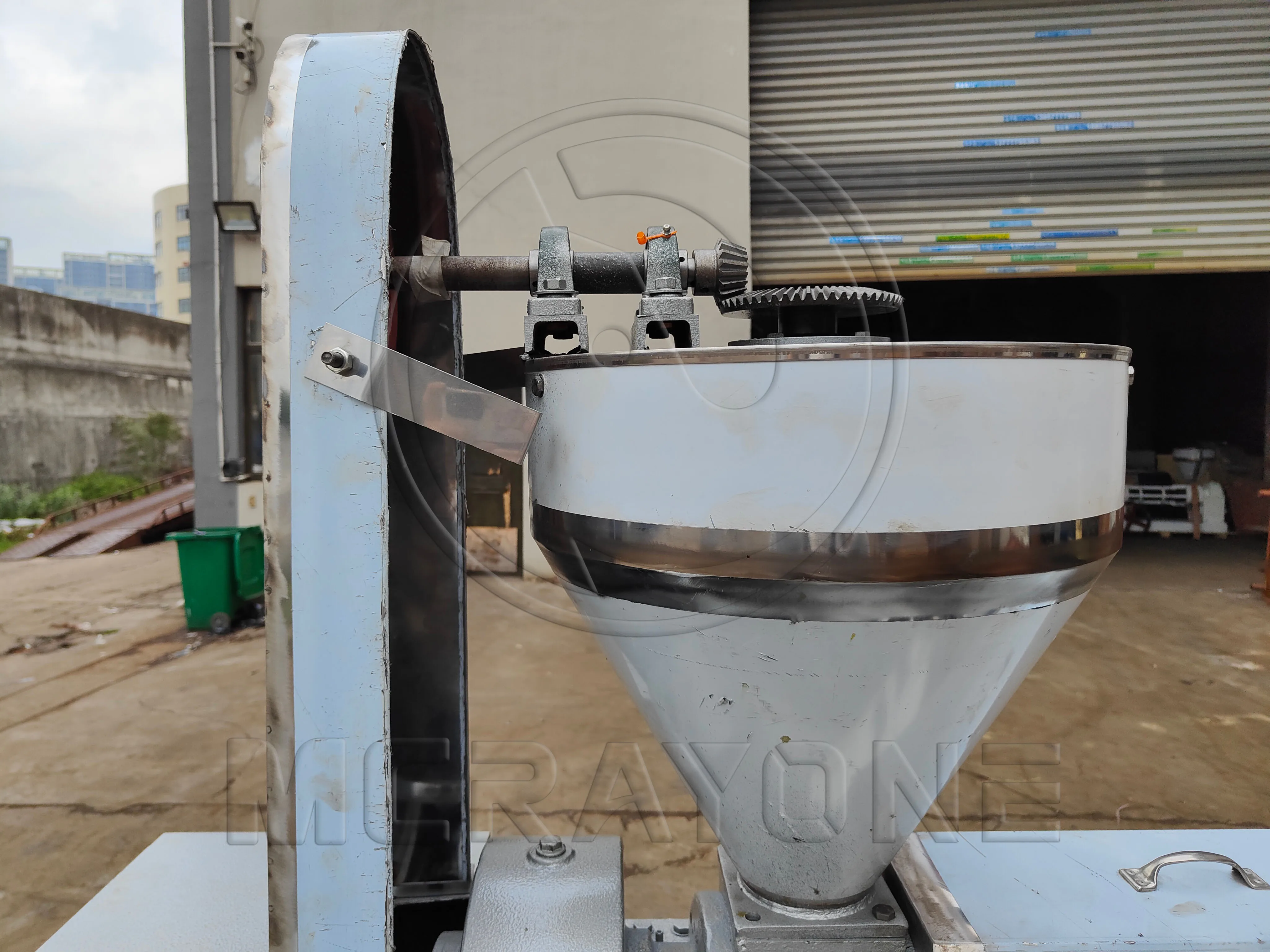 RF95-A Full Automatic Oil Press Machine for Soybean and Sesame Oil Extraction for Palm Kernel Cooking Oil Making