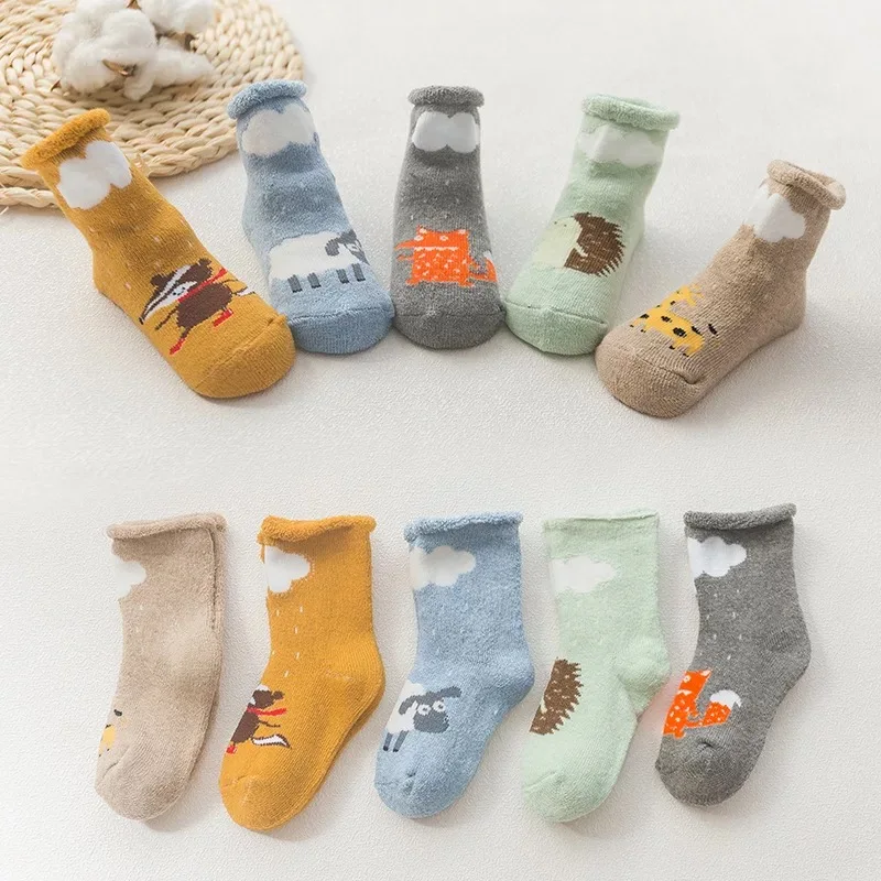 Cartoon design organic cotton 0-3 years newborn baby socks knit baby socks