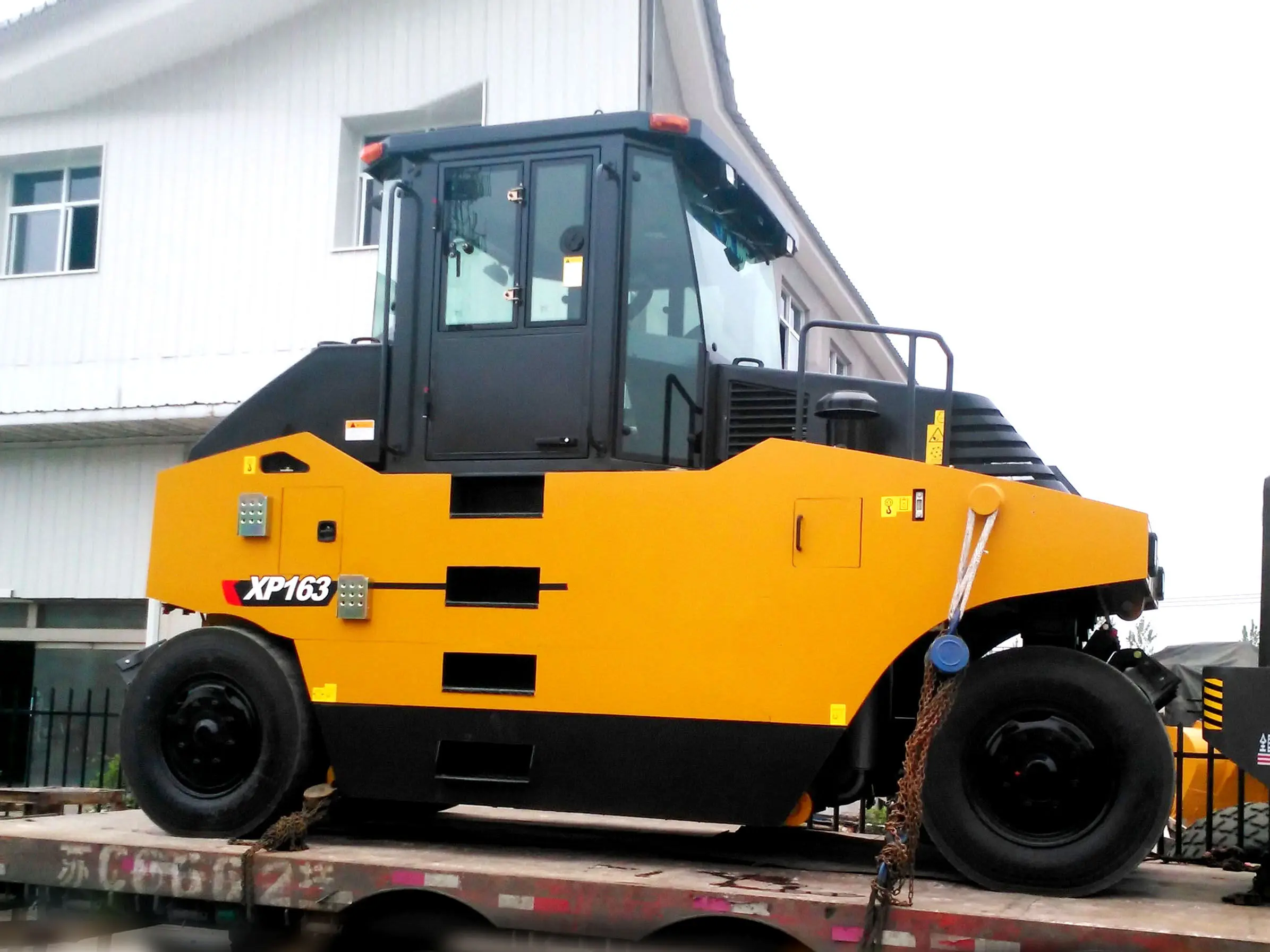 Асфальт для дорожного строительства XP163 16 тонн