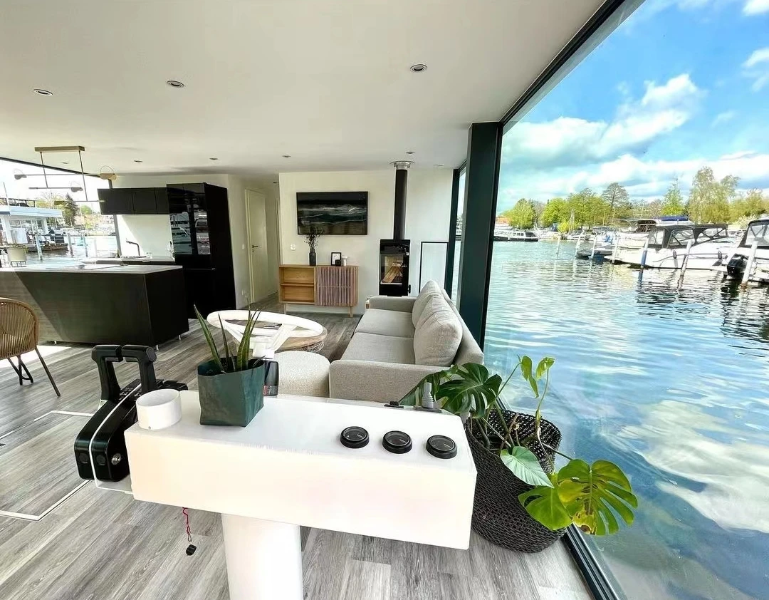 Allhouse Houseboat Floating Pontoon Boat with 2 Bedrooms Kitchen Amusement Park with Solar Panels Engine Marine Used Houseboat