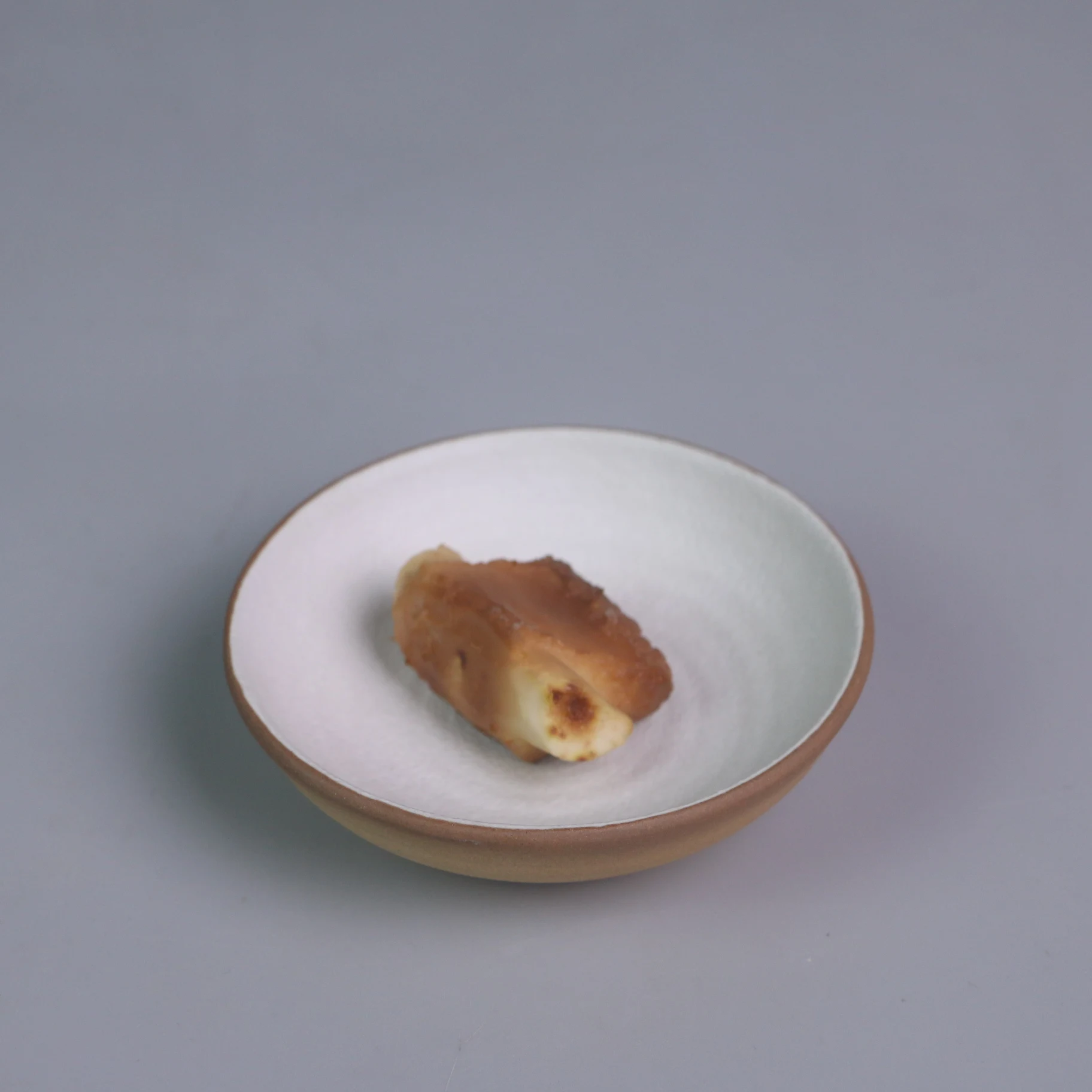 Restaurant ceramic round white soy sauce dish threaded creative tableware crockery restaurant supplies dinnerware set