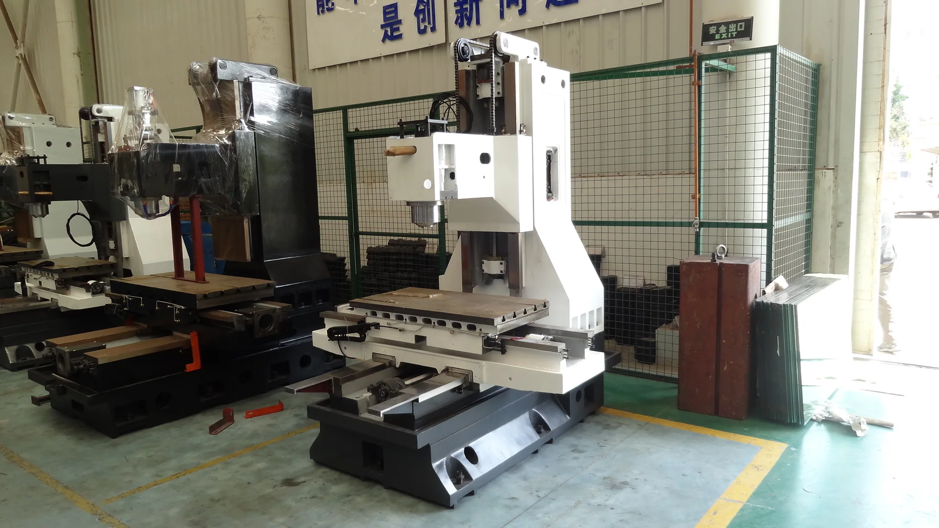 Вертикальный фрезерный станок VMC 1050 VMC, обрабатывающий центр