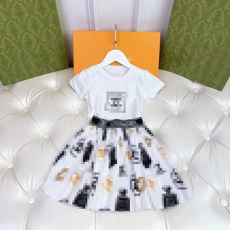 Wholesale Fashion Kids Designer Clothes Summer Girls T-shirt+ Skirt Sets Luxury Children Designer Clothing