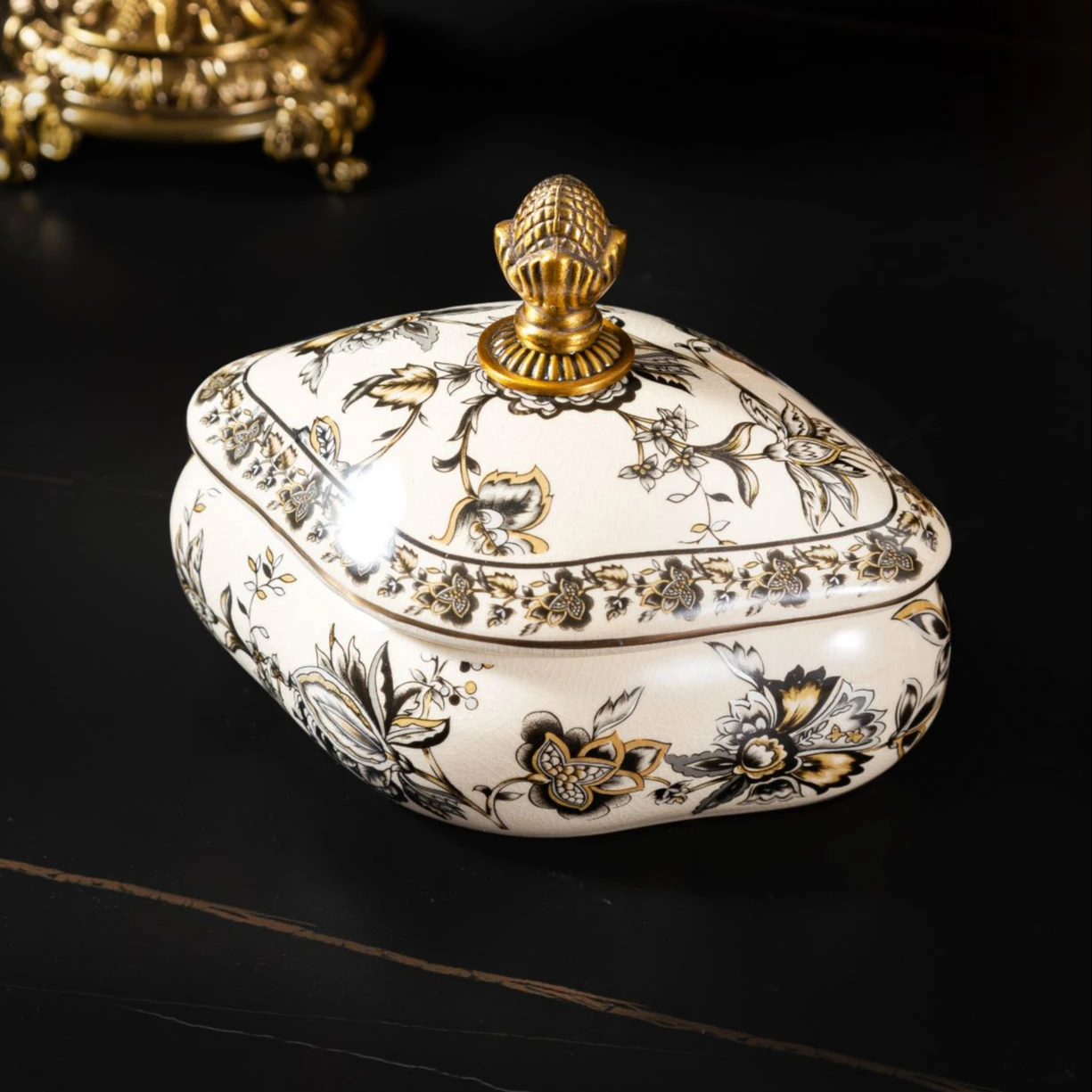 professional design 7-inch small object ceramic storage jar for home