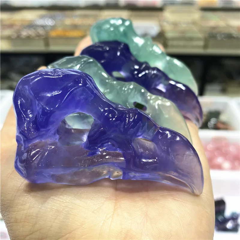Wholesale High Quality Natural Fluorite Vulture Quartz Crystal Stone Bird Skulls Healing For Decoration