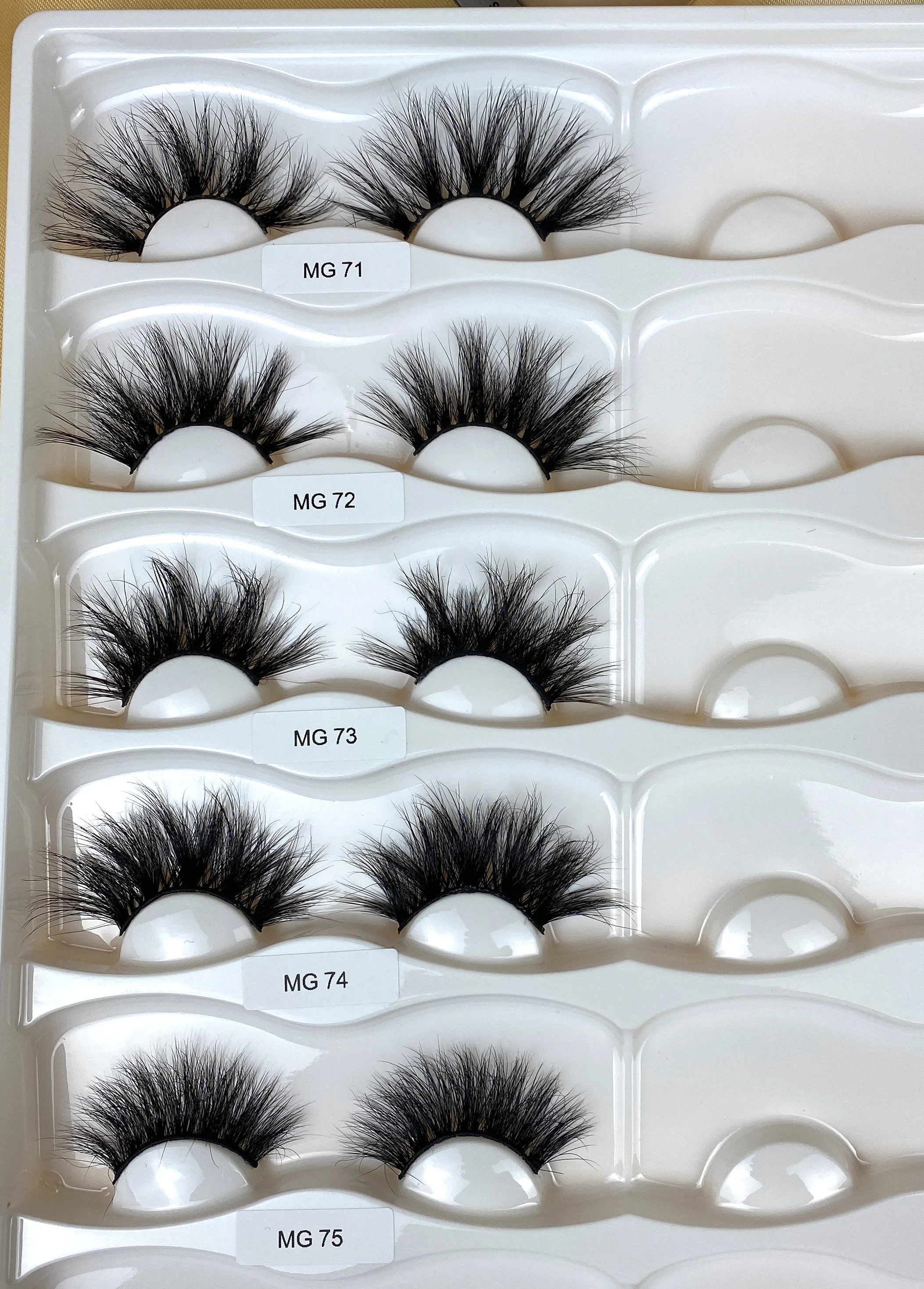 MG46 wholesale fluffy mink lash trays lashes3d mink wholesale vendor 25mm mink eyelashes