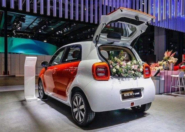 China new energy 4 wheel electric vehicles Max Speed 102km/h Mileage 351km Fast Charge 40mins Lithium Battery