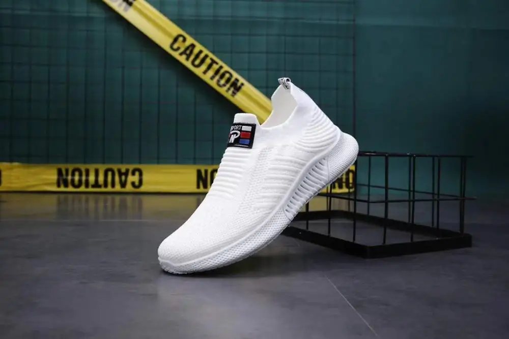 2020 New design cheapest  popular  men  sport shoes   casual shoes sport sneakers