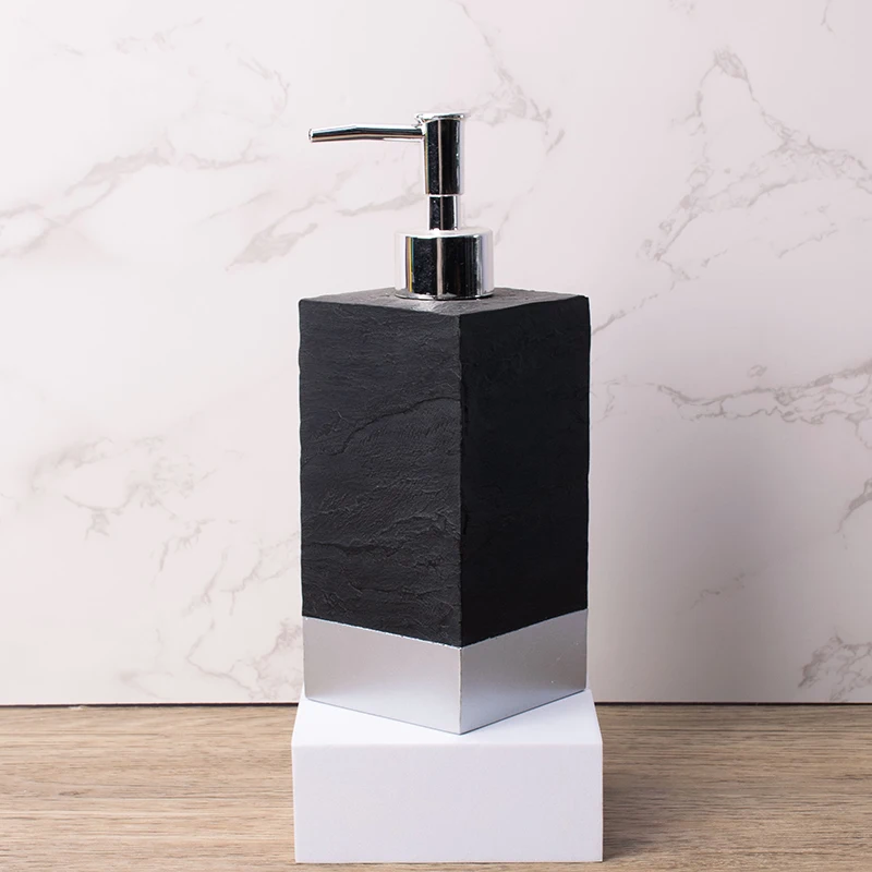 Mold resistance Black Silver Bathroom Fittings Bathroom Decor Accessories Set  Polyresin Luxury Bathroom Accessories