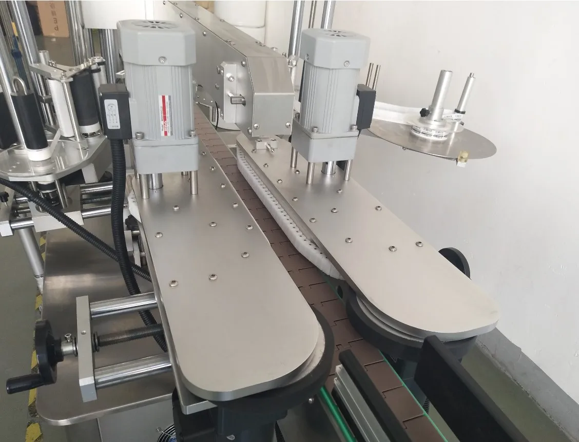 HL-620 Fully Automatic Mini Double Side Shampoo Flat Square Bottle Sticker Labeling Machine For Flat Bottle
