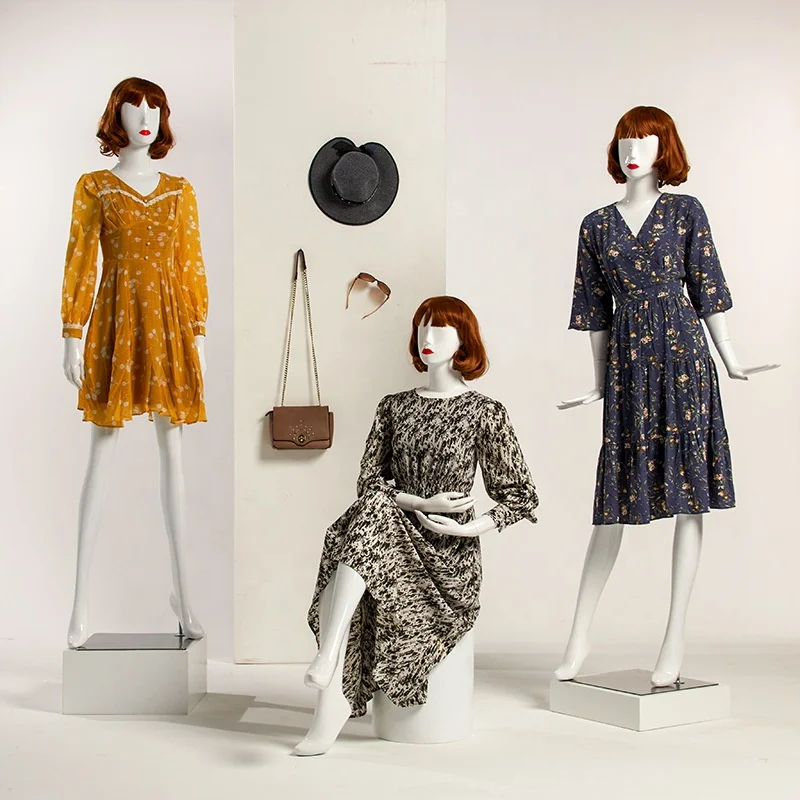 Beautiful Glossy White Female Mannequin For Fashion Store