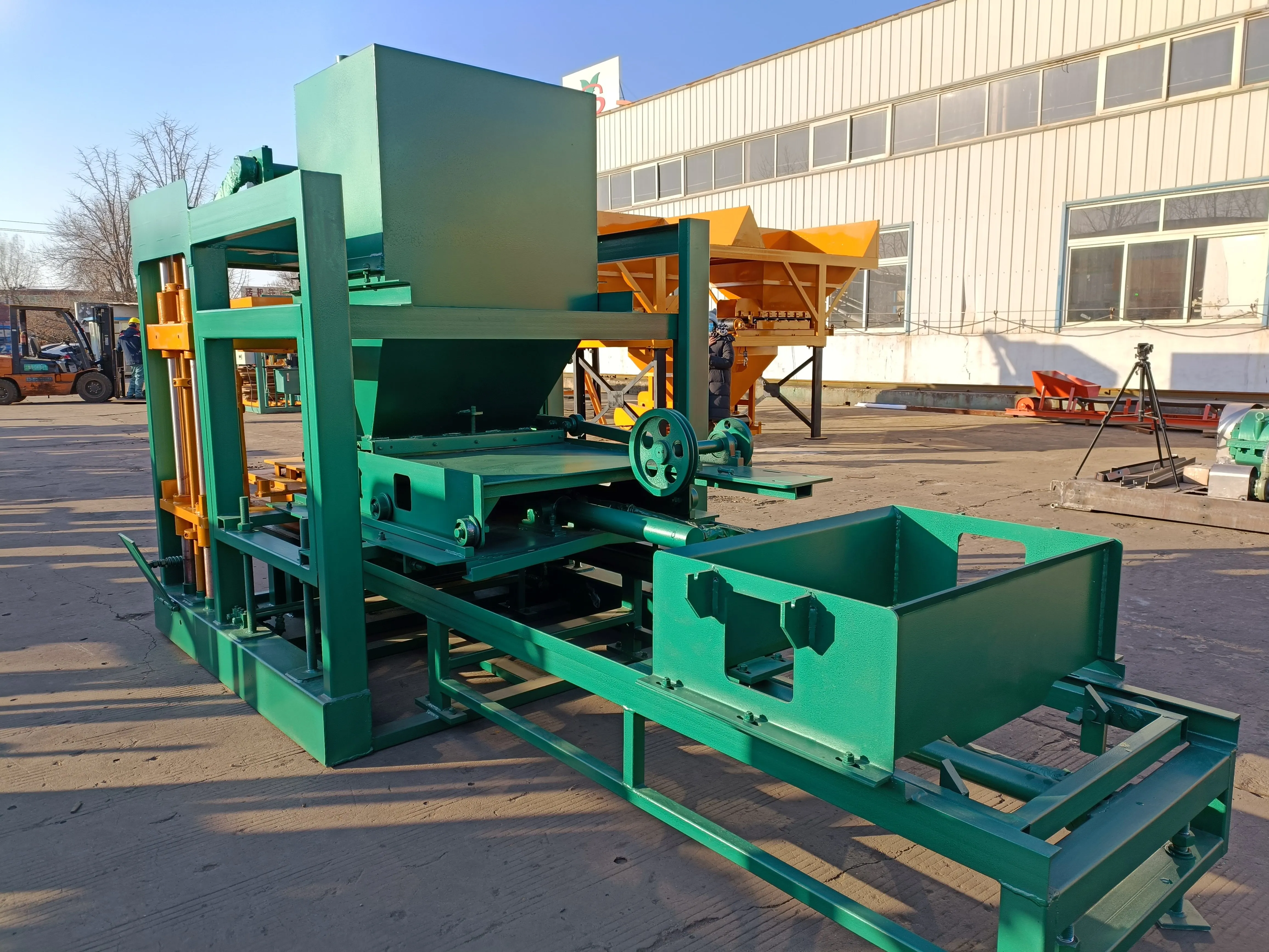 QT4-20 hydraulic brick making machine automatic concrete brick making machinery for sale