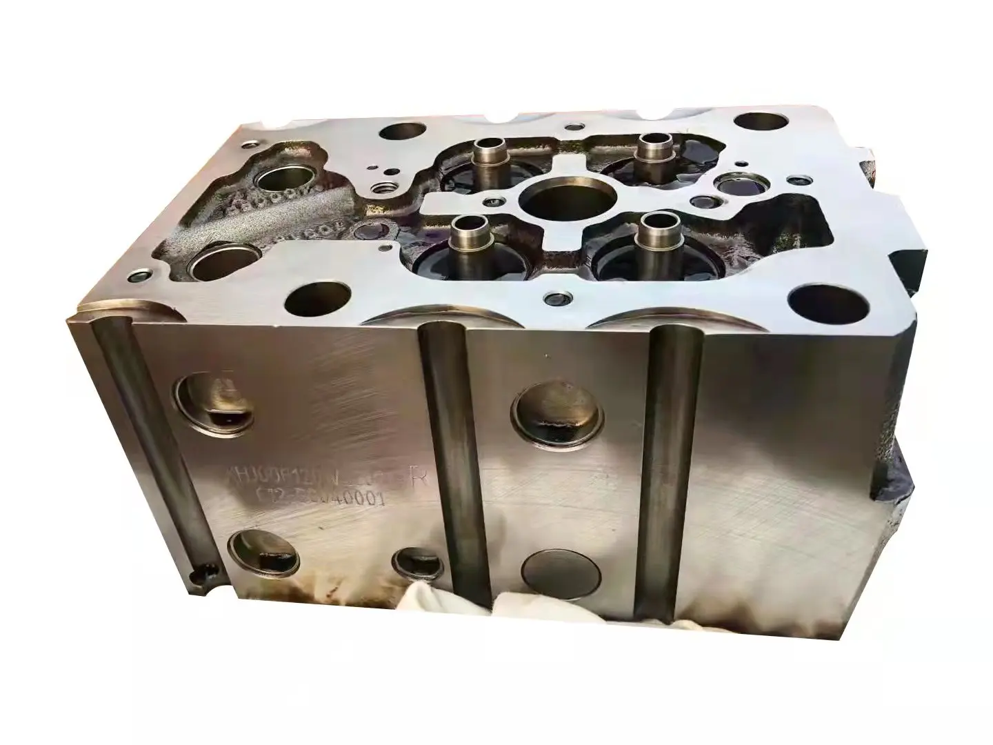 China manufacturer supply cylinder Head long warranty automobile parts diesel engine spare part Cylinder Head