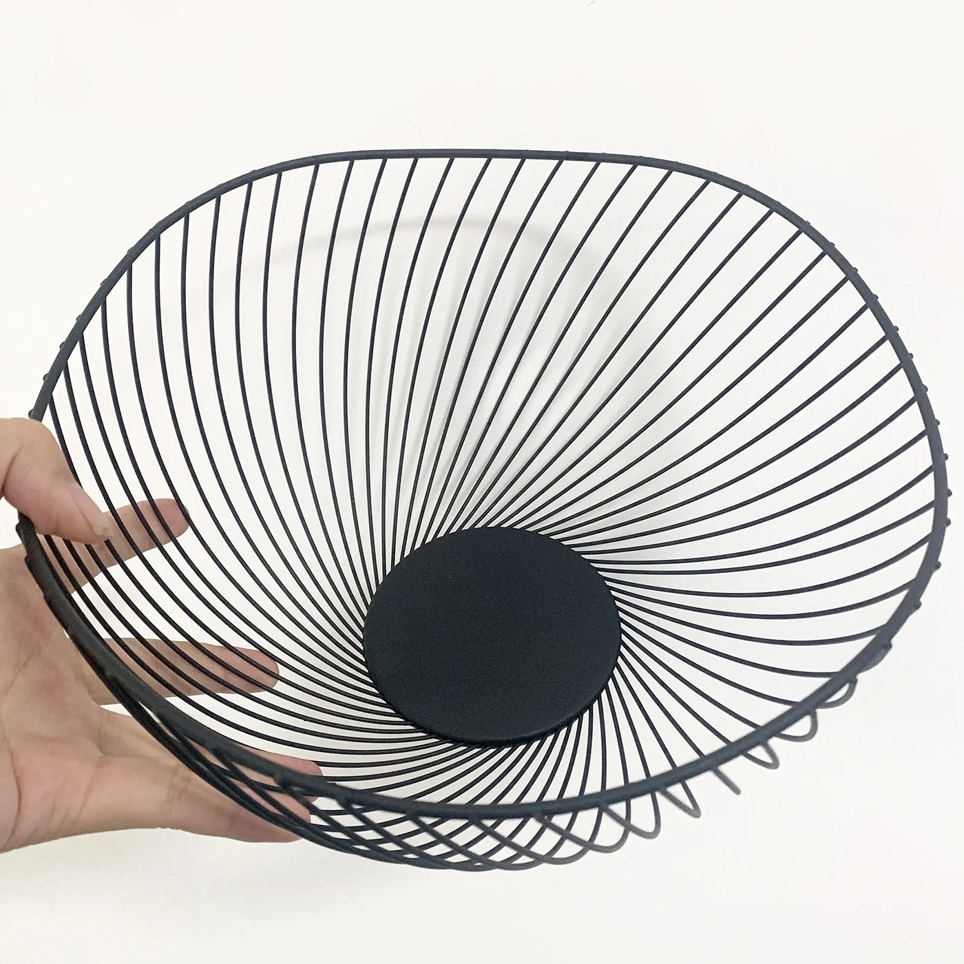 High Quality Modern Home Kitchen Storage Decor Stand Gold Black Metal Wire Counter top Fruit Bowl Basket Holder