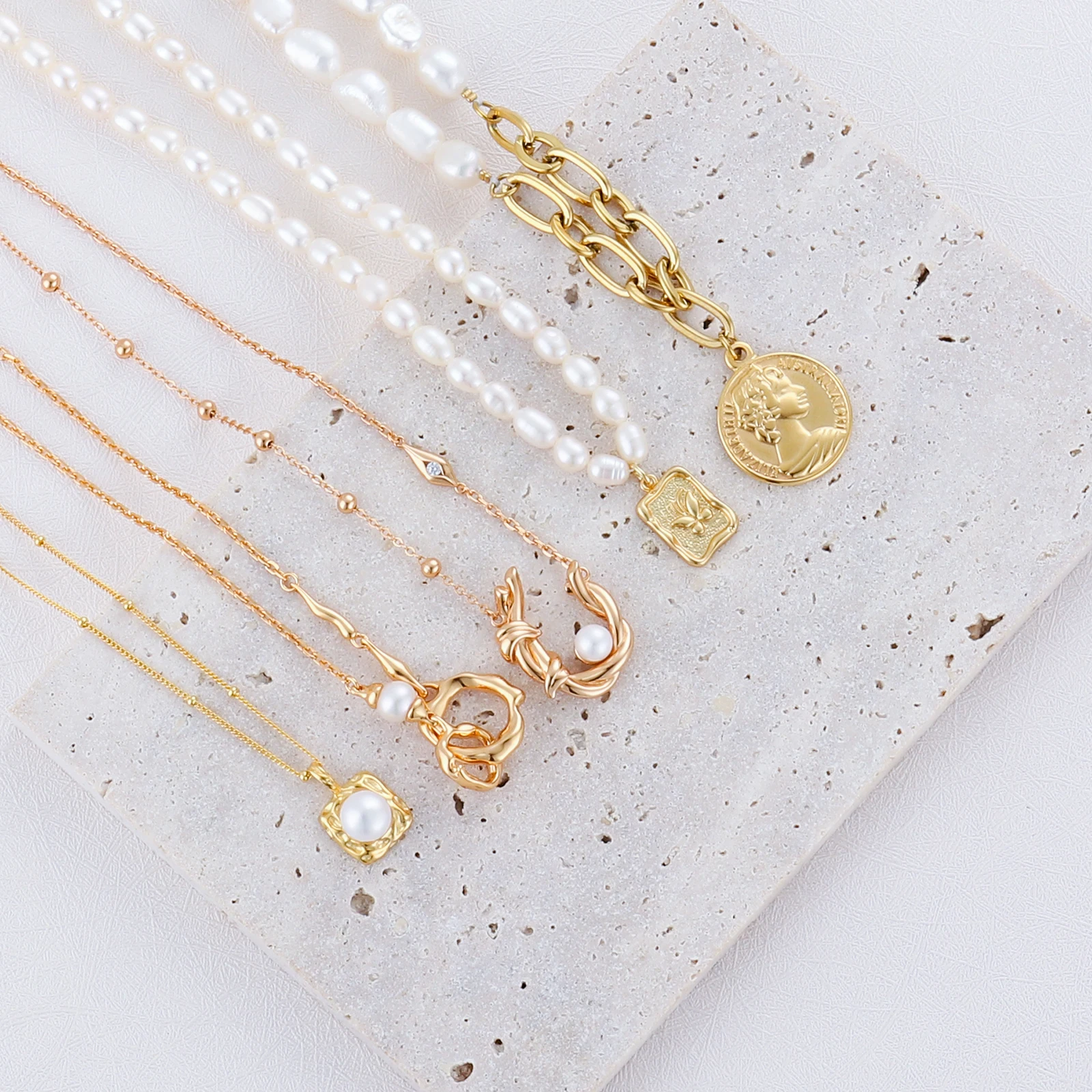 18K Gold Plated Fashion Rose Sun Love Heart Coin Charms Choker Copper Pendant  Beaded Bead Jewelry Pearl Necklaces For Women