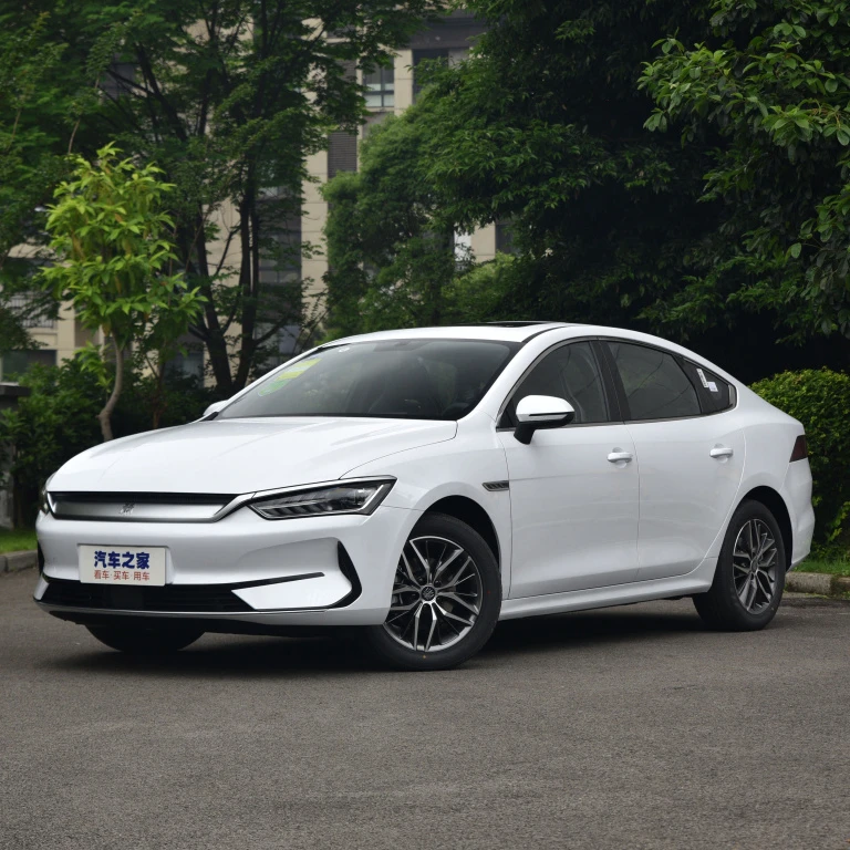 Китайский электрический автомобиль Новая энергия высокоскоростной BYD QIN 4 колеса 5 дверей сидений 2021