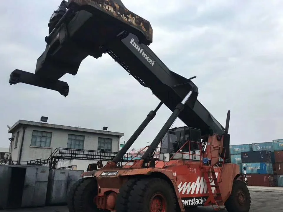 fantuzzi  cs45km  45 ton  reach stacker good condition in stock cheap price hot sell low hours  kalmar sany