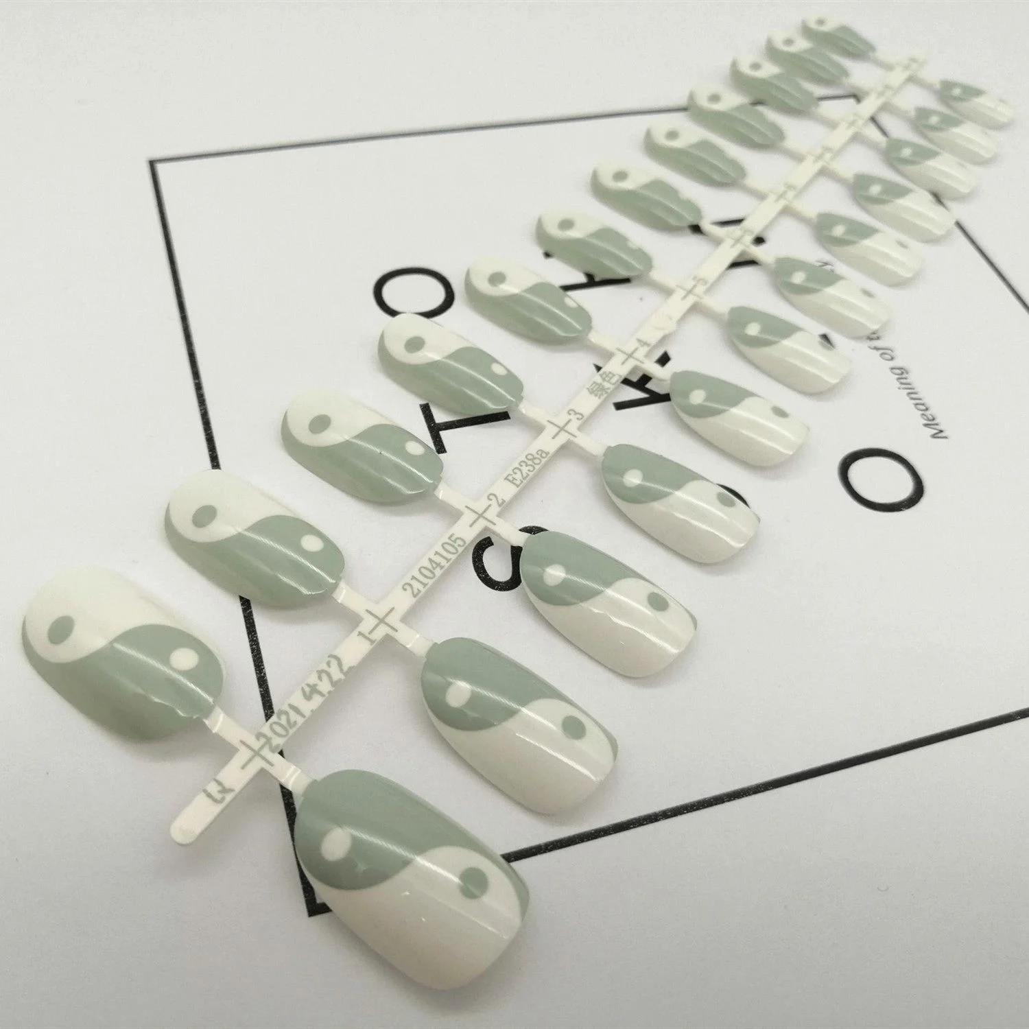 China traditional Yin and Yang design Chinese gift gloss finish oval shape nails press on fingers