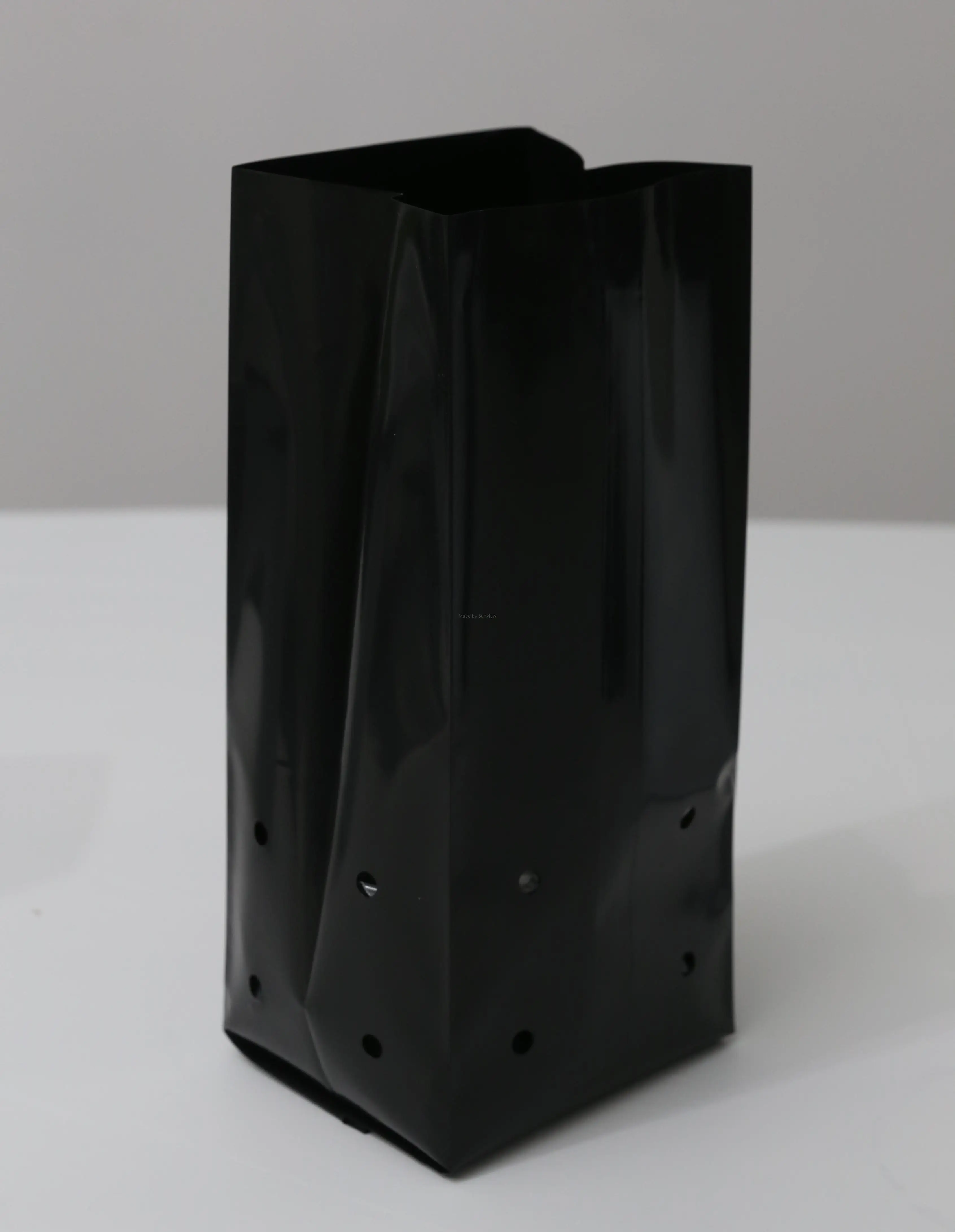 Vendor supply 1 - 30 gal plastic grow bags for strawberry growing bag