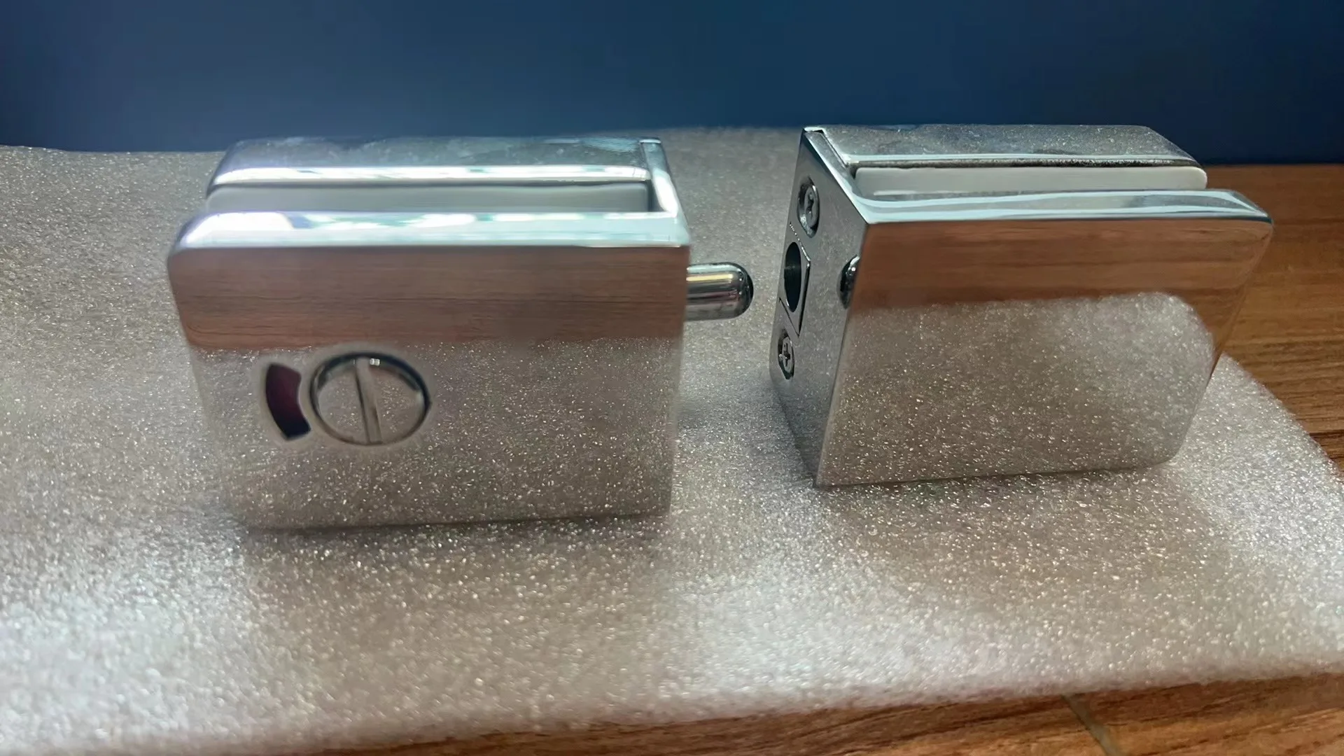 Stainless steel  toilet glass door bolt with indicator H010A single bathroom door latch or lock no  glass cutting