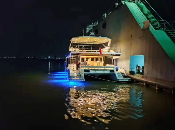 55ft   catamaran  luxury yacht  fiberglass  family  yacht   for sale