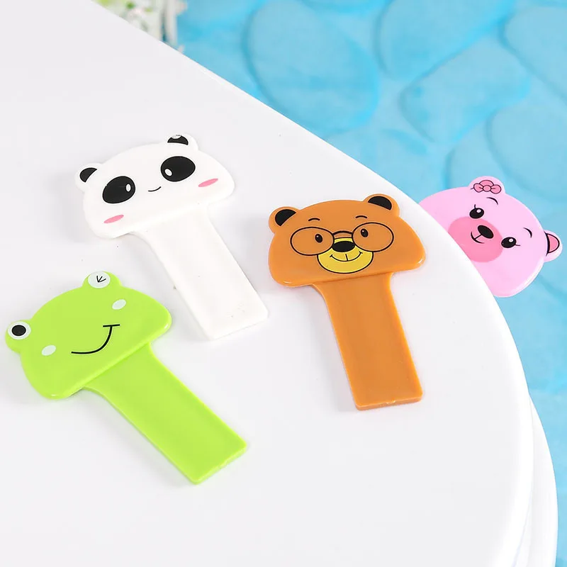 4pcs lovely cartoon four animal toilet Seat lifter handle  Portable Sanitary Handle Bathroom Seat Accessories