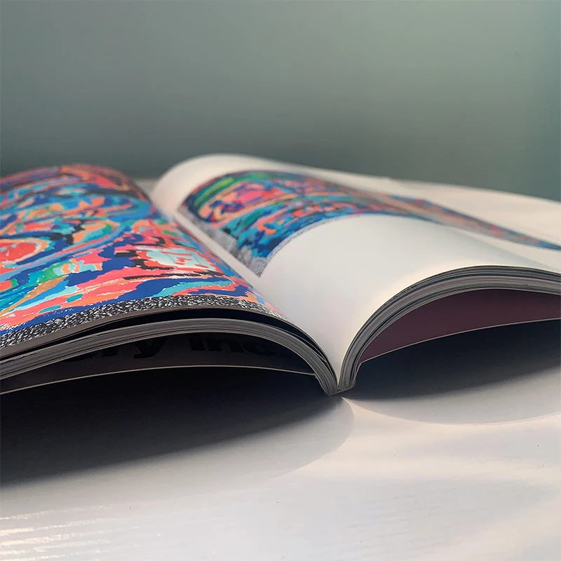 Well Designed High Quality Pamphlet Brochure Magazine Catalogue Full Color Cheap Vogue Magazine Printing